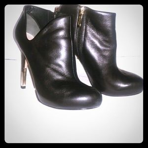 Heeled black boots